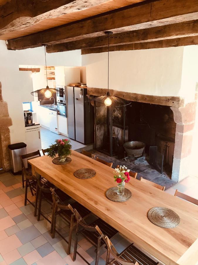Maison De Famille Et D'Ami-E-S Valady Eksteriør billede
